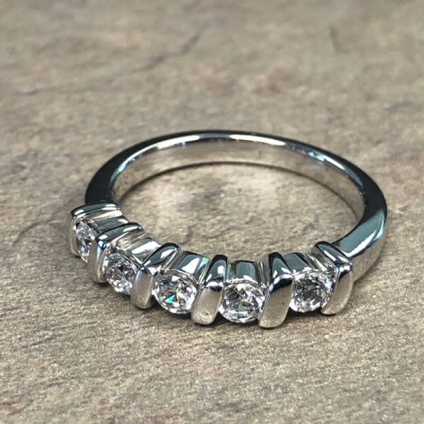 14K White Gold Round Diamond Wedding Band