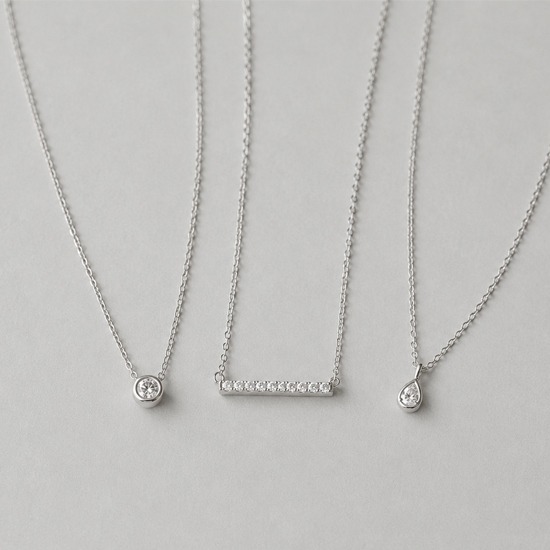 NECKLACES & PENDANTS