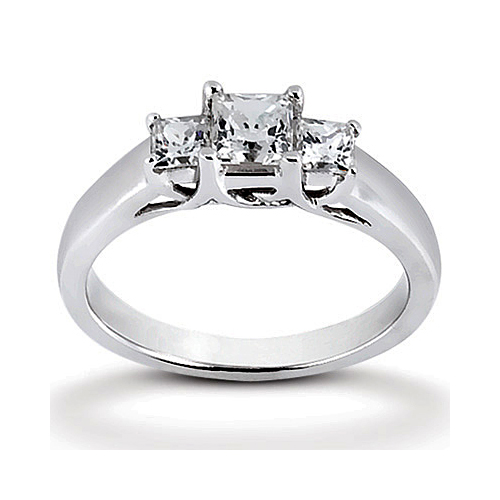 14k White Gold Three Stone Diamond Engagement Or Anniversary Ring Containing 0.34 Carats Of Diamonds In Hi Color And Si1-si2 Clarity