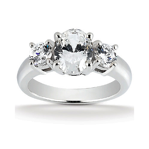 14k White Gold Three Stone Diamond Engagement Or Anniversary Ring Containing 0.8 Carats Of Diamonds In Hi Color And Si1-si2 Clarity